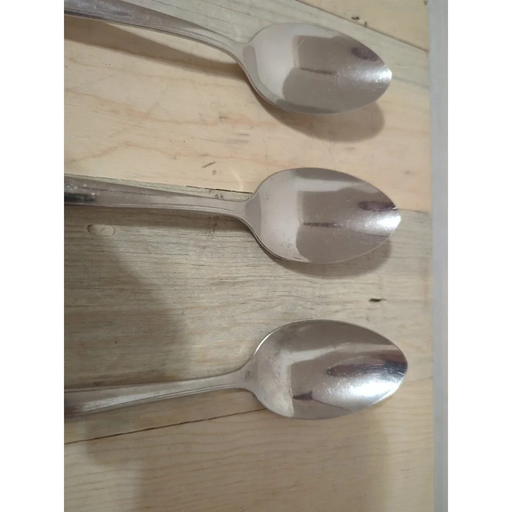 Oneida Ltd are scratches
